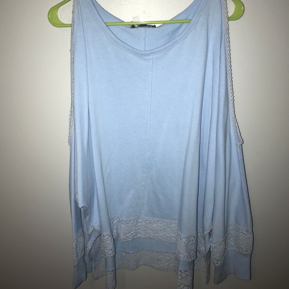 Shoulder cut out-sweater