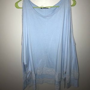 Shoulder cut out-sweater