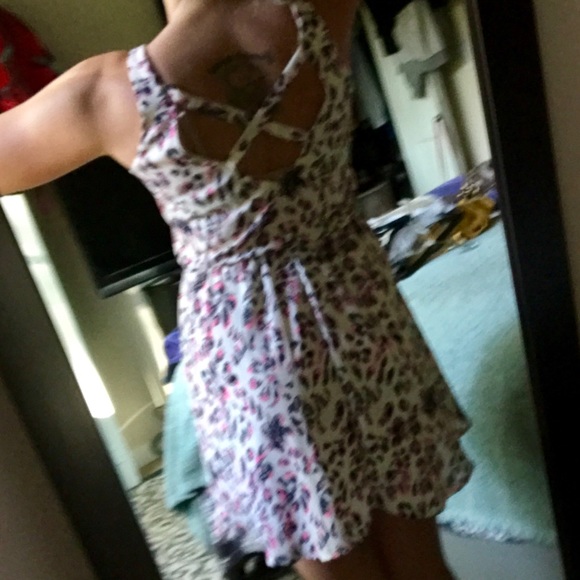 LUSH dress - Picture 6 of 7