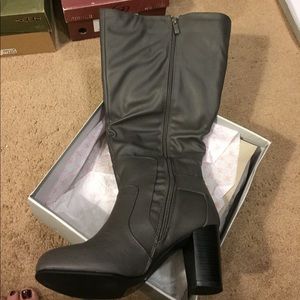 Womens Grey Boots
