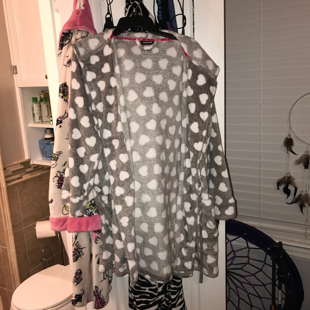 Joe boxer hooded fleece robe