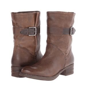 Clark’s Mezze Game Taupe Leather Mid Boots 7.5