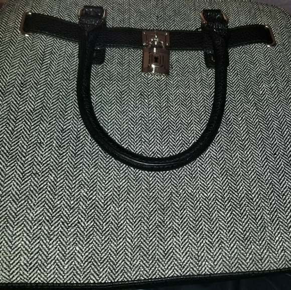 Costume.Fox.button down.Rebel 8 sweatshirt.Hurley - Picture 2 of 8