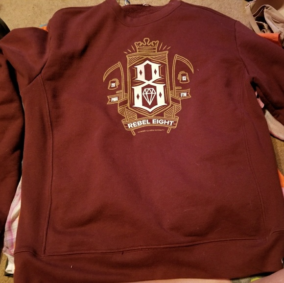 Costume.Fox.button down.Rebel 8 sweatshirt.Hurley - Picture 5 of 8