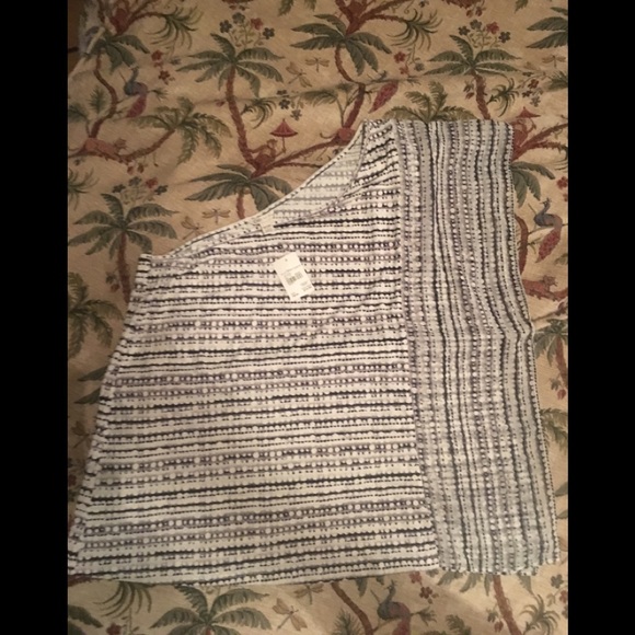 Cato Tops - Cato black and White off the shoulder top