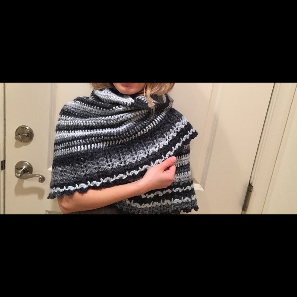 Scarf / Knitted / Cardigan / One Size