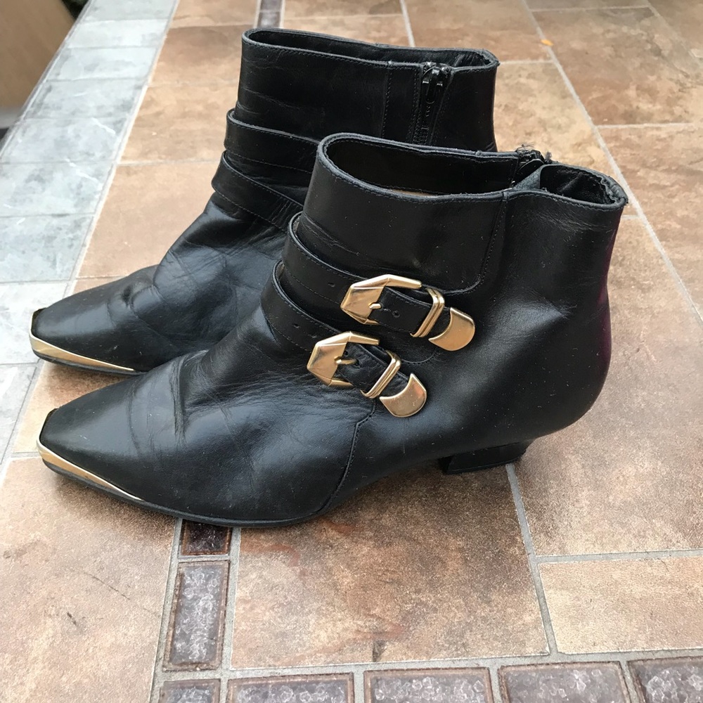 Cougar Black Short Zipper Boots