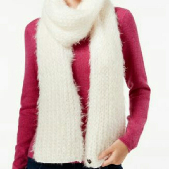 Betsey Johnson Accessories - Betsey Johnson fuzzy knit beautiful neckwear.