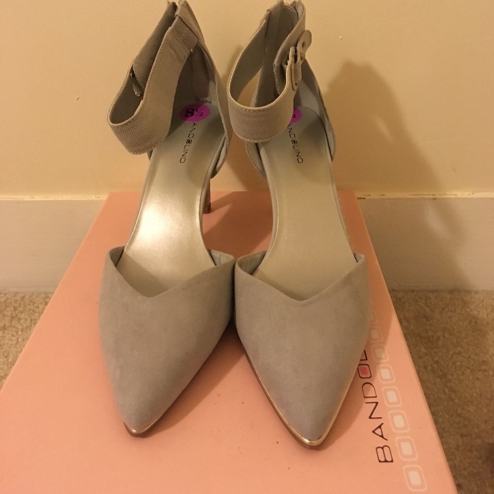 Bandolino ankle strap pumps - Picture 2 of 5