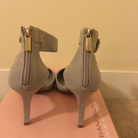 Bandolino ankle strap pumps - Picture 3 of 5