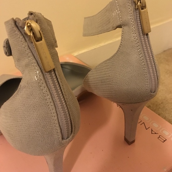 Bandolino ankle strap pumps - Picture 4 of 5