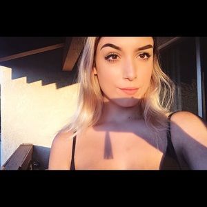 Meet your Posher, Kayla