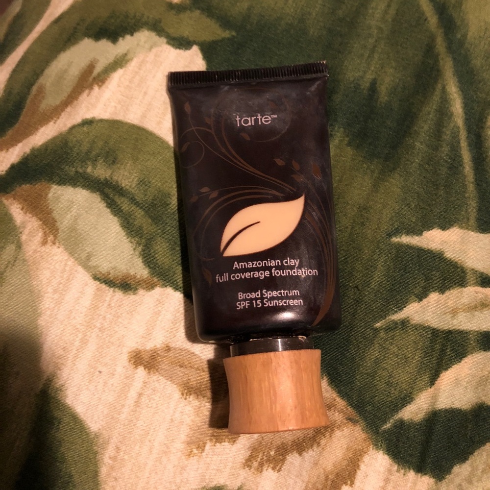 Tarte Amazonian clay foundation