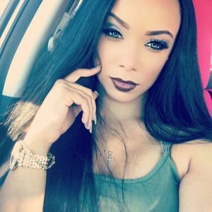 Meet your Posher, Iris