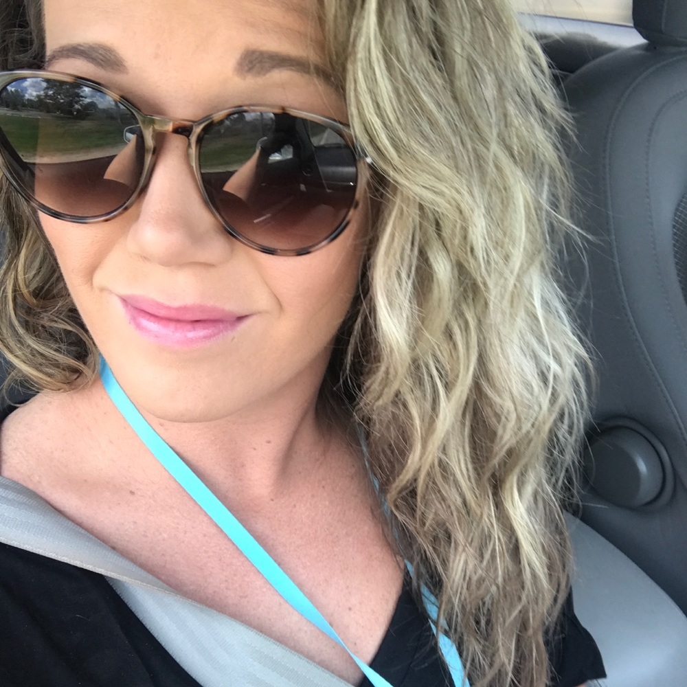 Meet your Posher, Shana