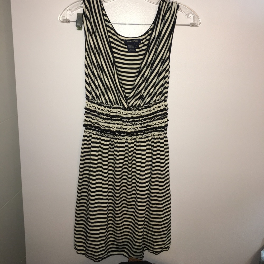 low v-cut parisian dress