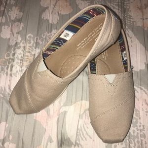 Women's TOMS