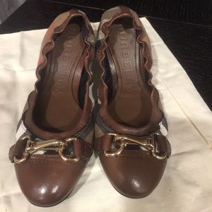 Burberry flats