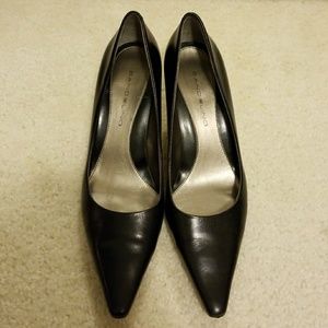 Bandolino Black Pointy Toe Pumps