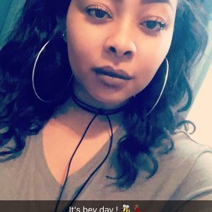 Meet your Posher, Alexis