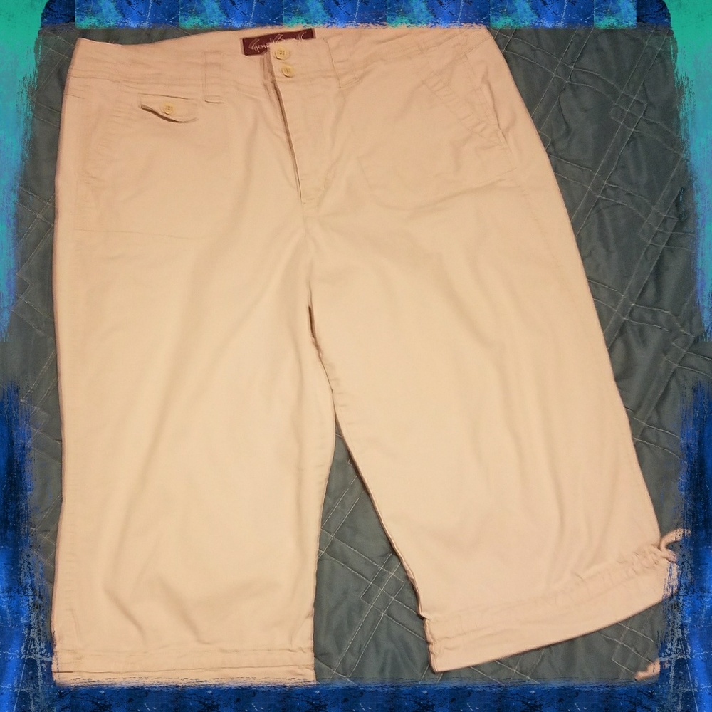 Gloria Vanderbilt Women's Capris Sz 14