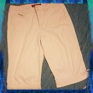 Gloria Vanderbilt Women's Capris Sz 14