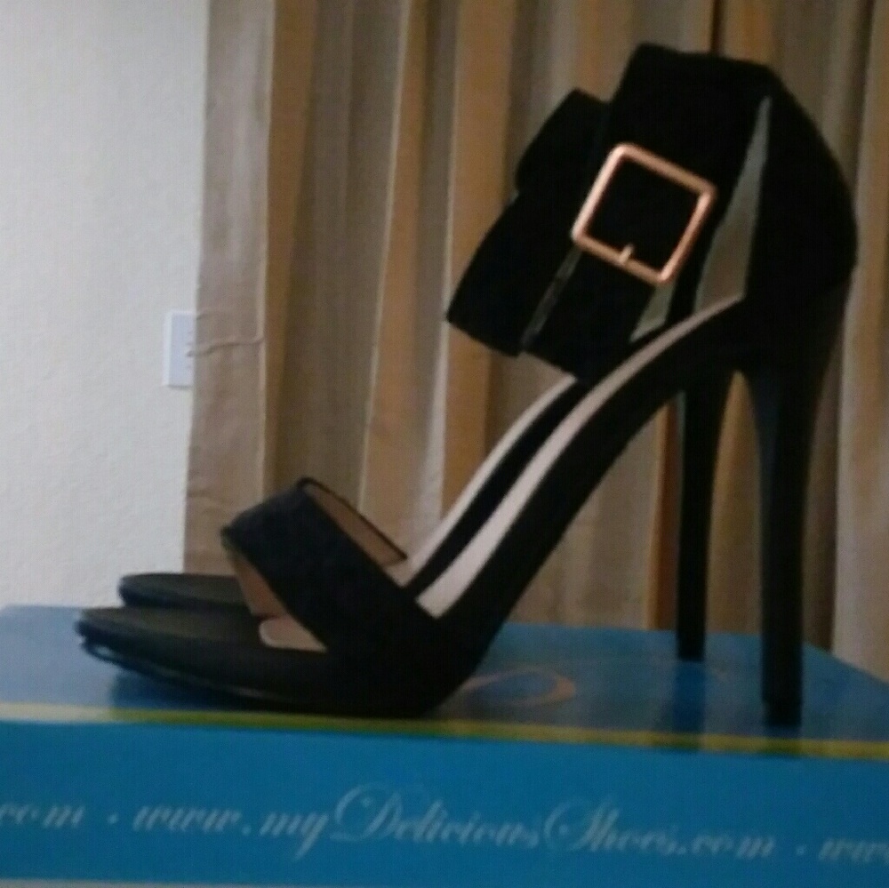 Faux suade black heel