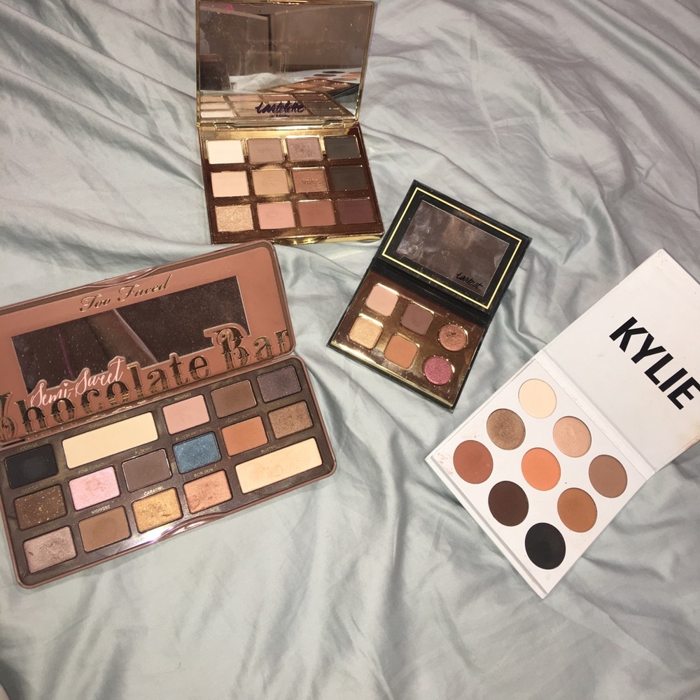 Makeup bundle