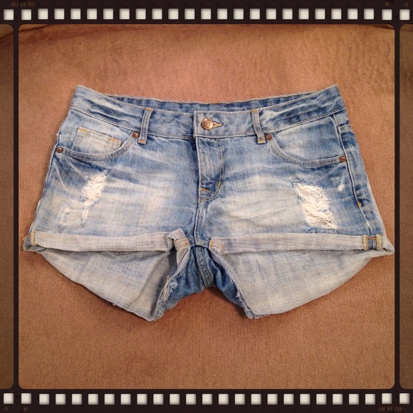 H&M JEAN SHORTS DENIM DISTRESSED LOWRISE STONEWASH - Picture 3 of 8