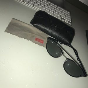 NEW RAYBANS MEN/WOMEN