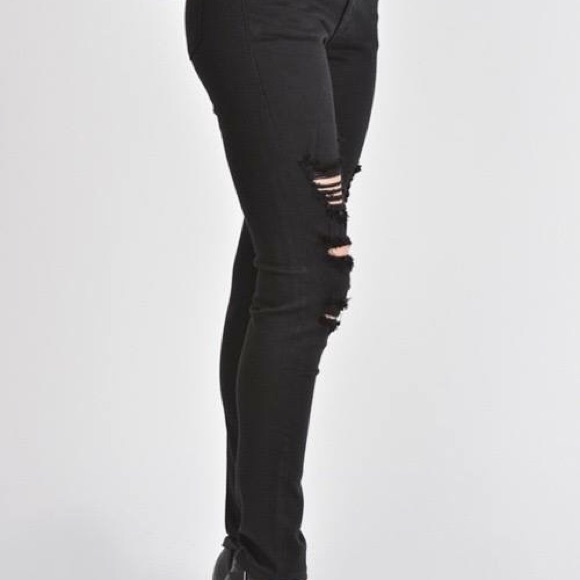 SOLD‼️Black Distressed Jeans - Picture 3 of 5