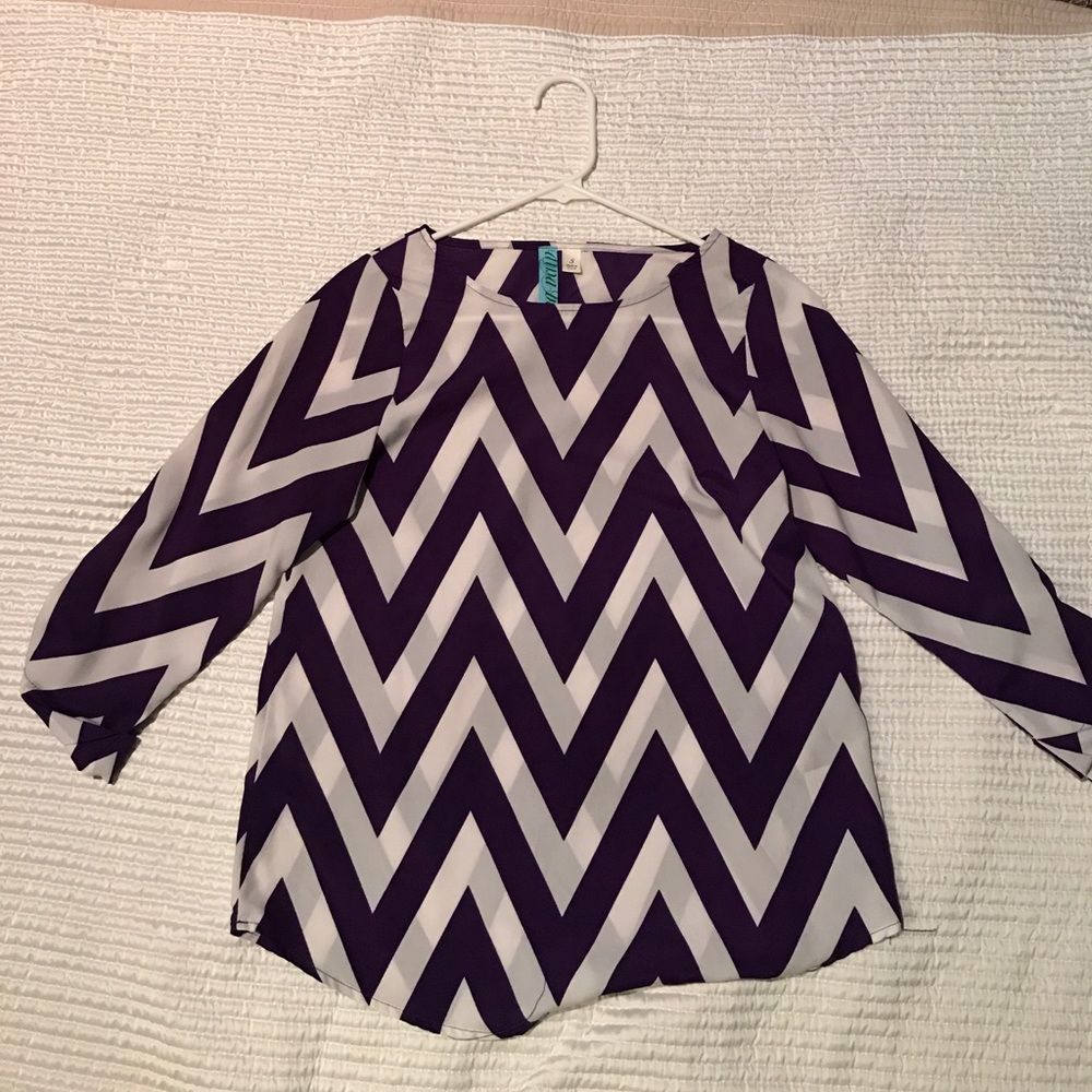 Dina be brand Purple and white chevron blouse