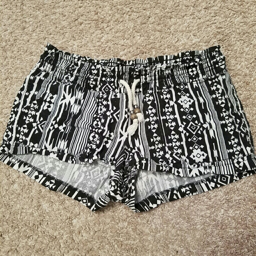 Black & white geometric shorts