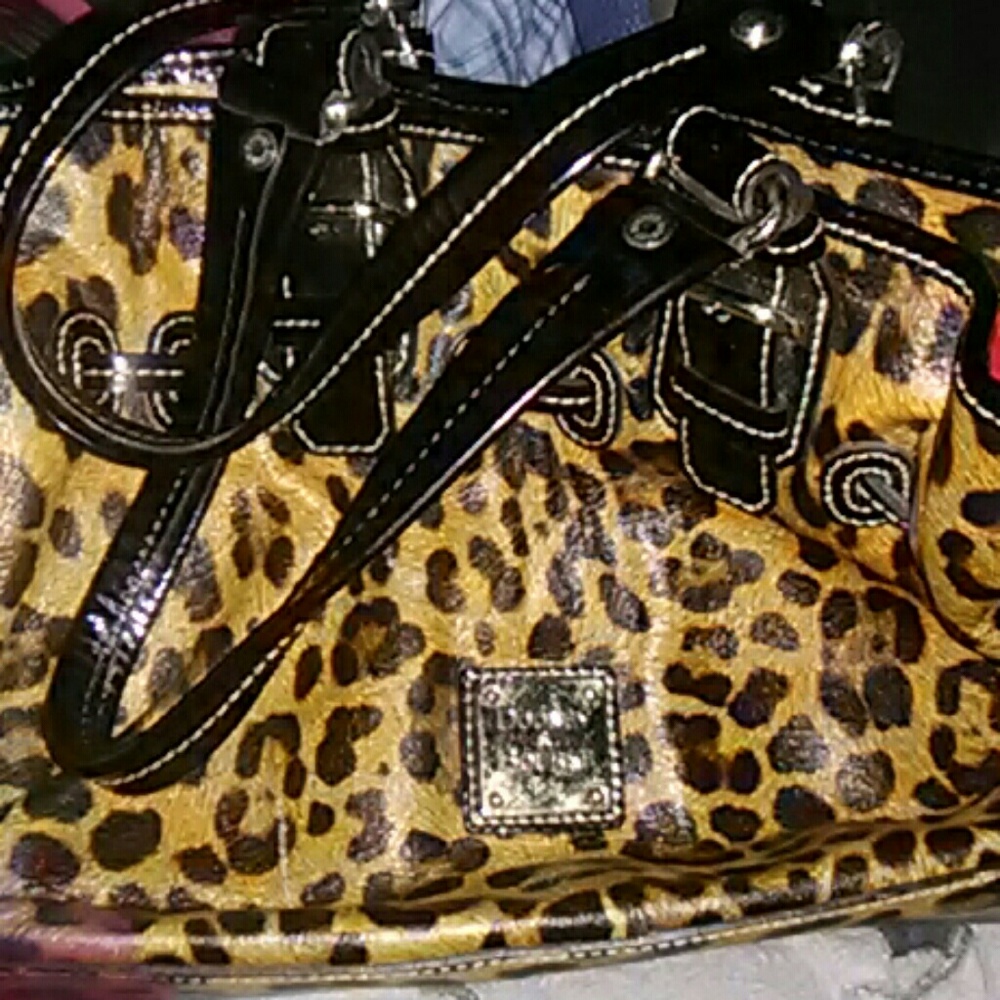 NWOT DOONEY AND BOURKES PURSE