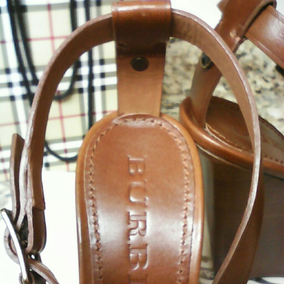 Burberry 'Delamer' Wedge multi-strap Sandal - Picture 5 of 8