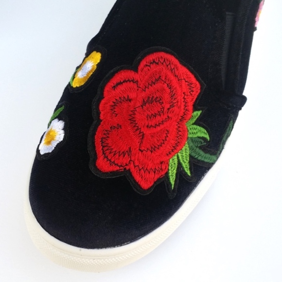Republic Black + Floral Embroidery Shoe S7 - Picture 3 of 5