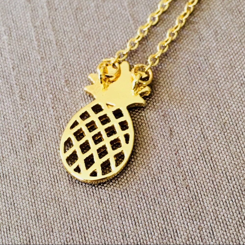 Gold Tone Pineapple Necklace - Picture 3 of 6