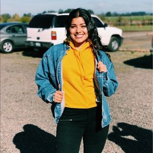 Meet your Posher, Alexxis