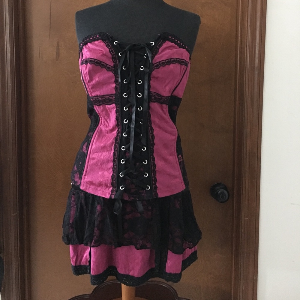 TRIPP Bustier & Mini skirt set brocade and lace