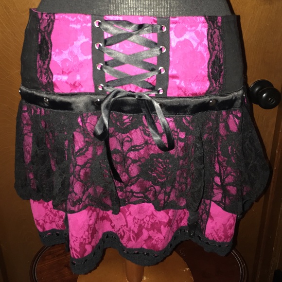 TRIPP Bustier & Mini skirt set brocade and lace - Picture 2 of 6