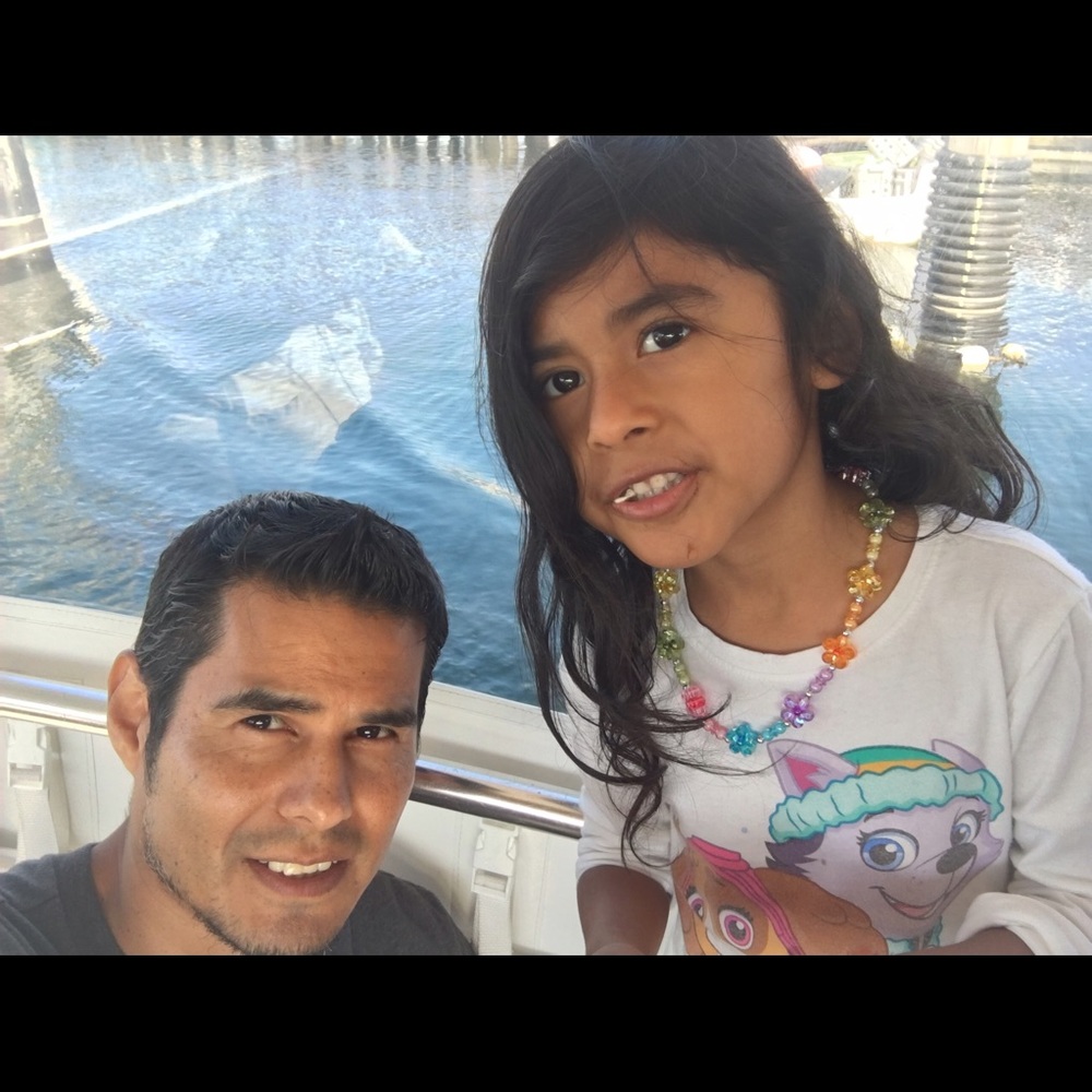 Meet your Posher, Carlos