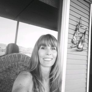 Meet your Posher, Debi