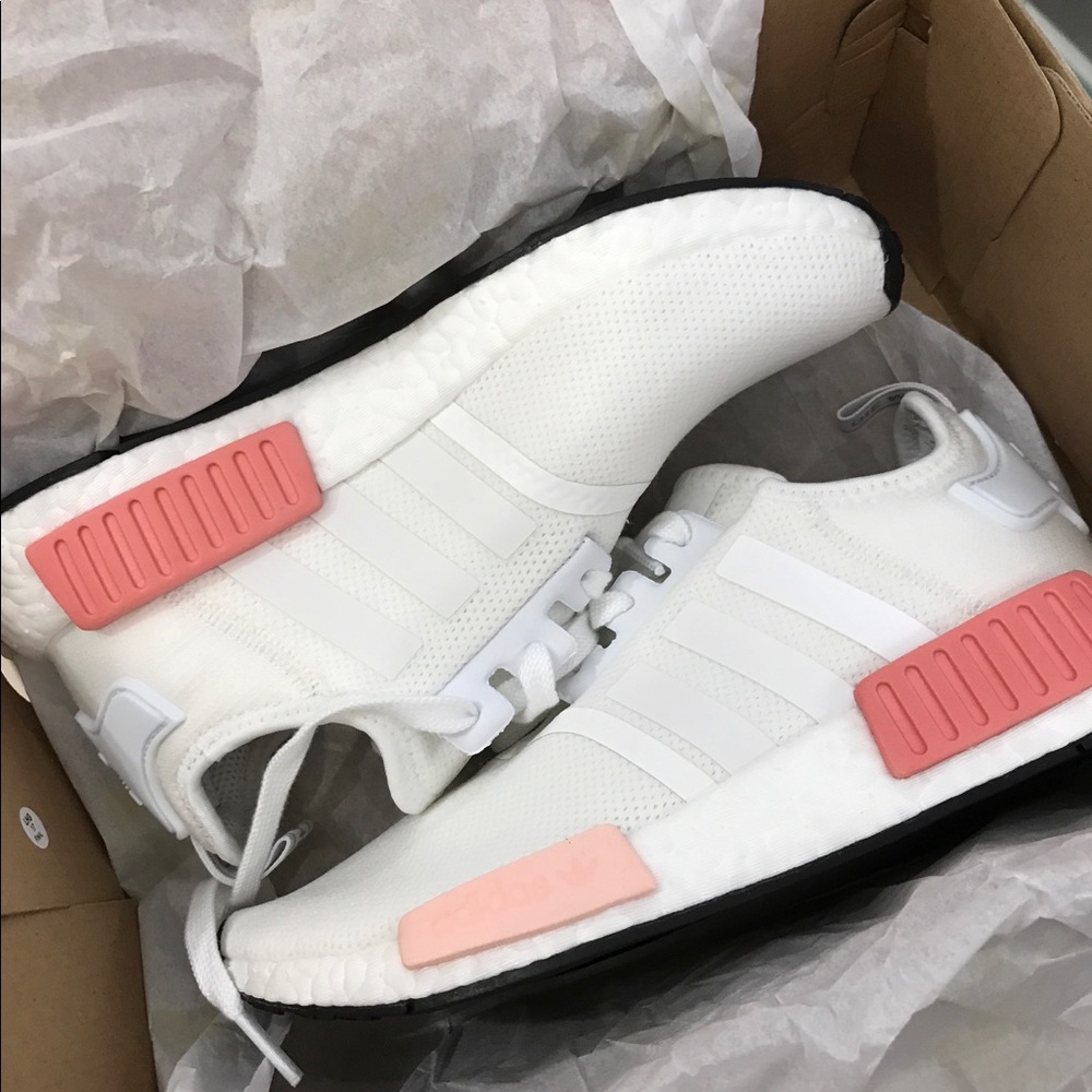 ❌ SOLD ❌ Adidas NMD R1 - Picture 2 of 5