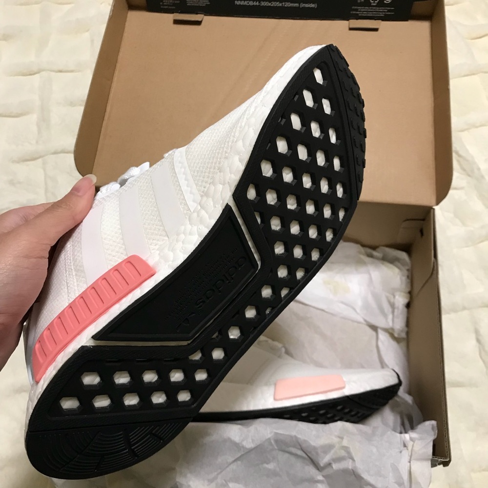 ❌ SOLD ❌ Adidas NMD R1 - Picture 3 of 5