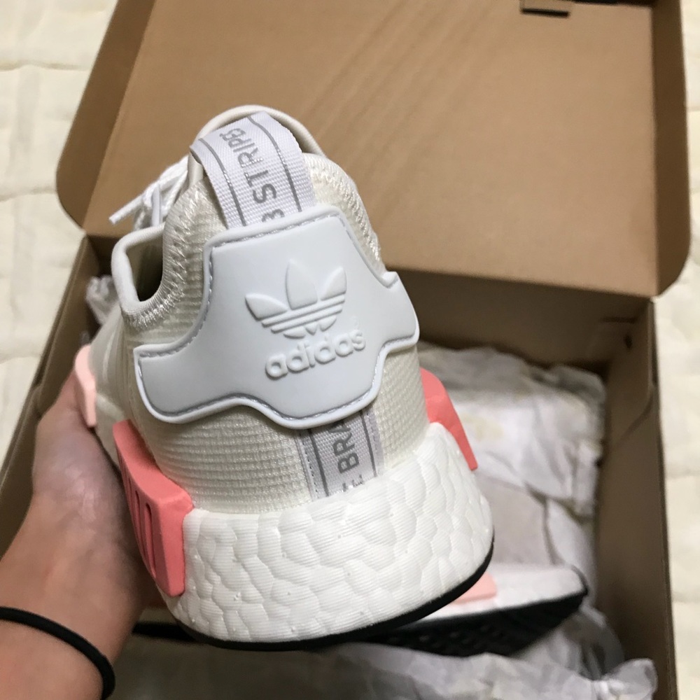 ❌ SOLD ❌ Adidas NMD R1 - Picture 4 of 5
