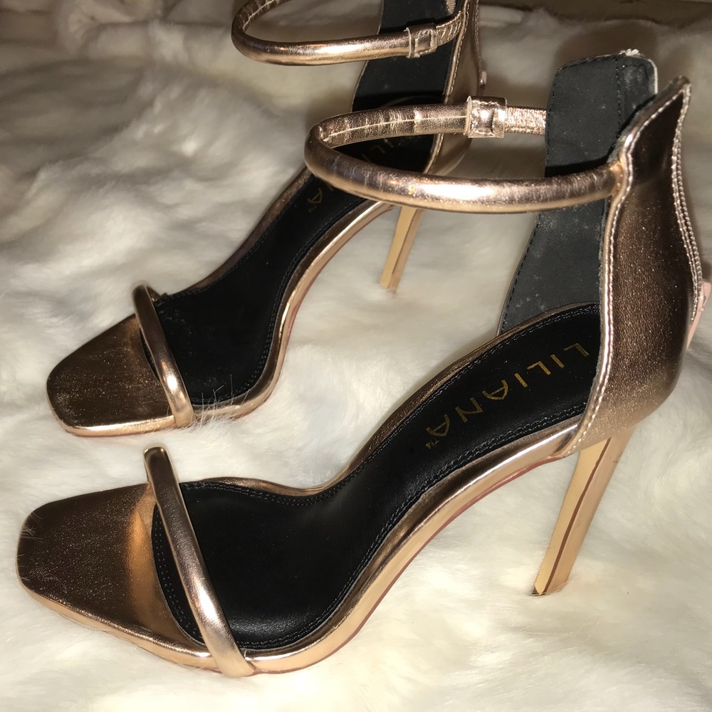 Never used brand new Rose gold t straight heels