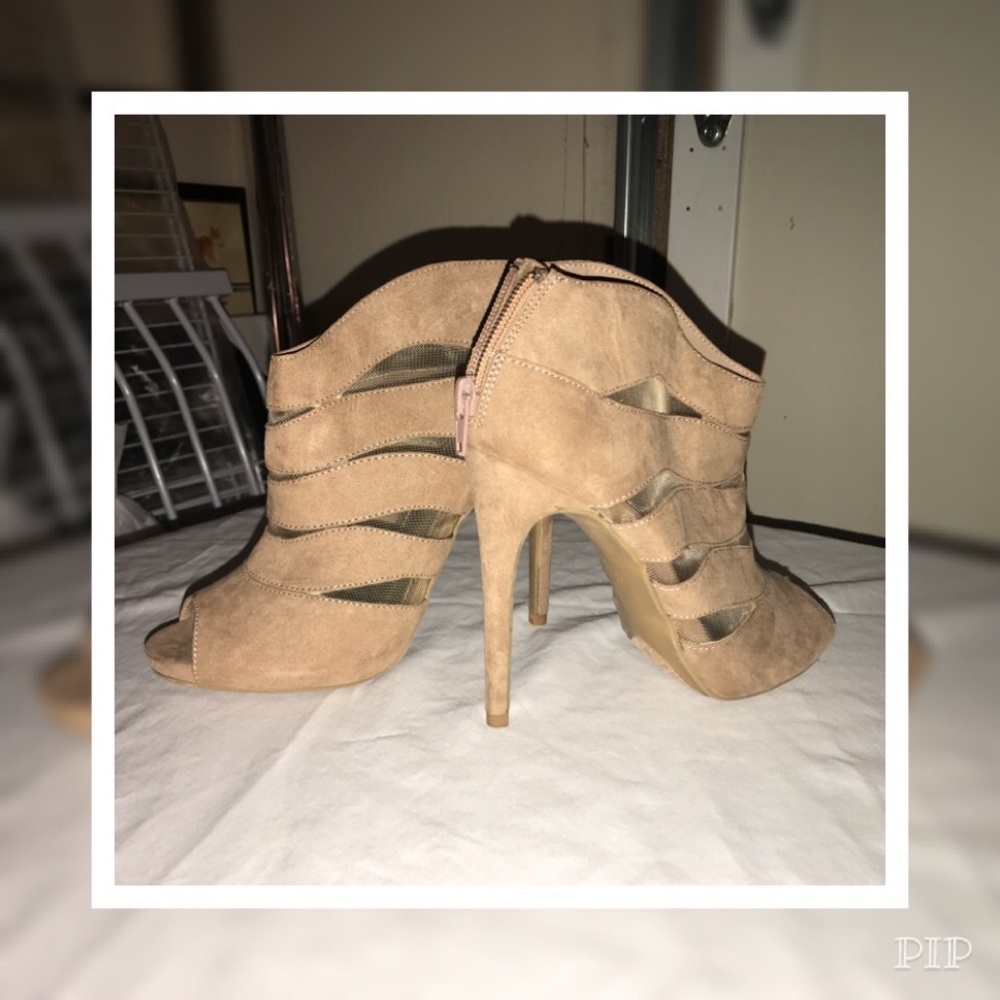 EUC Nine West Heels (worn only once)