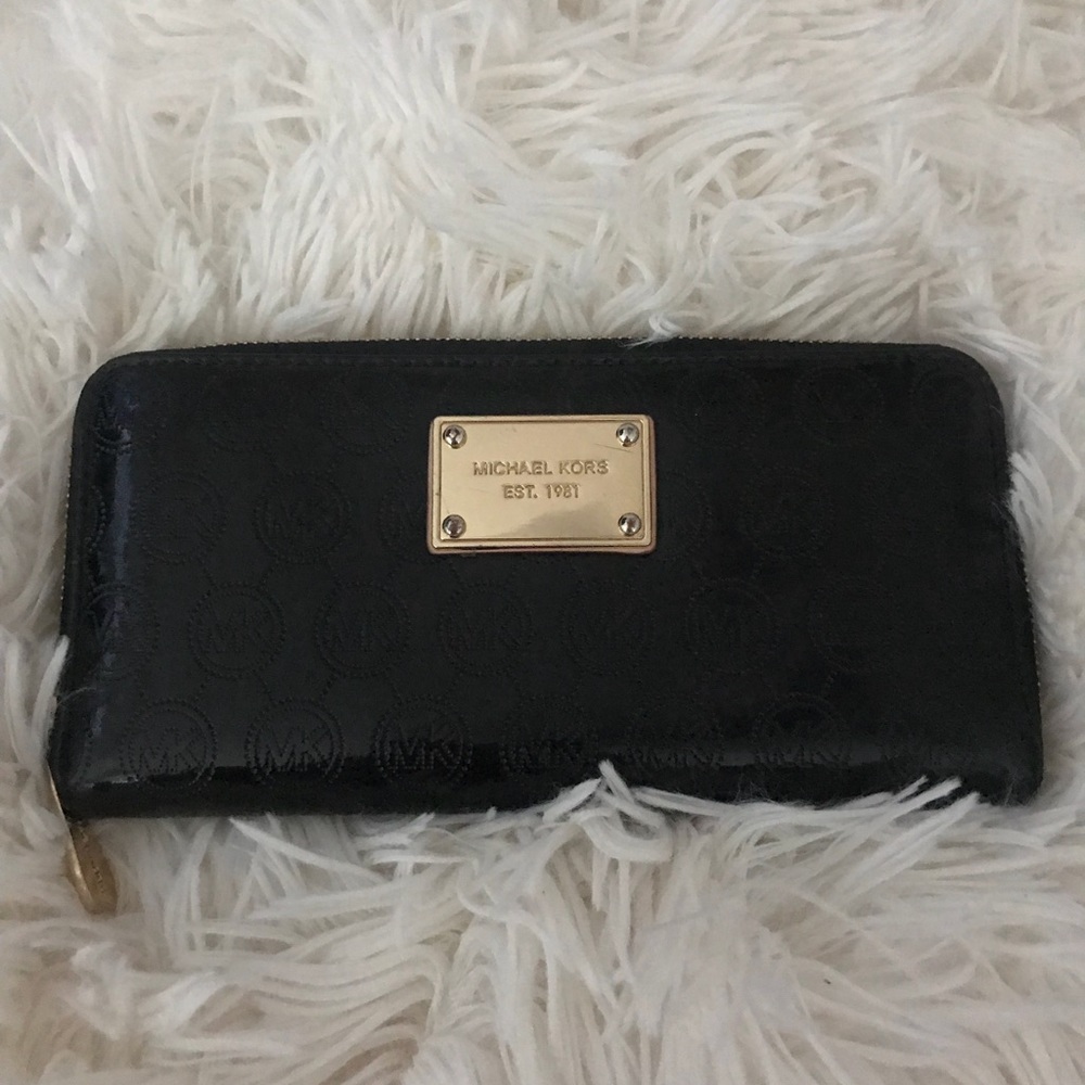 Michael Kors Monogram Wallet