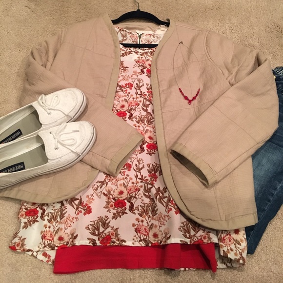 Hippie Rose Tops - 🌹🌷Gorgeous flower top!