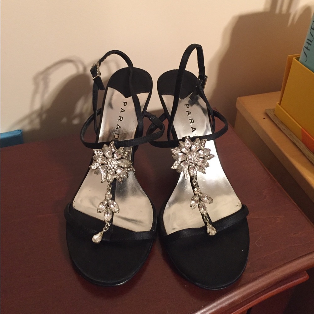 Gorgeous Flower Rhinestone Fancy Heels